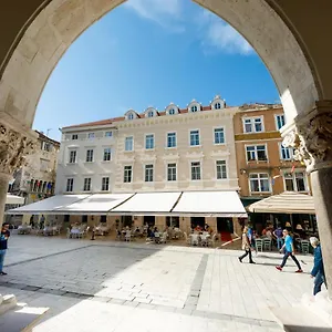 Heritage Santa Lucia Hotel